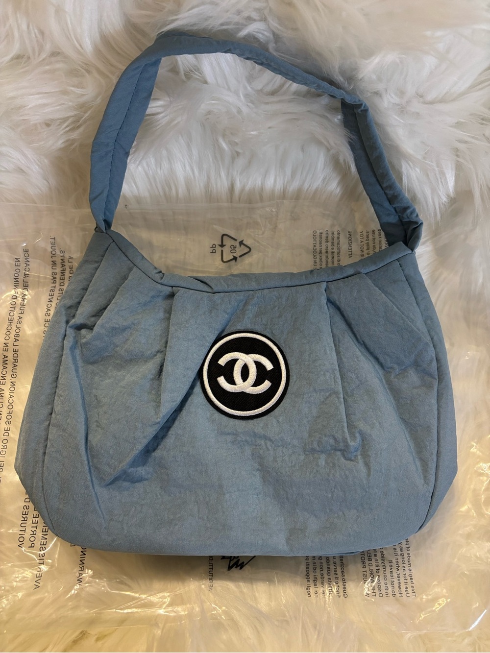 CC BEAUTE Mist Blue Nylon Quilted Bag - Picture 5 of 7